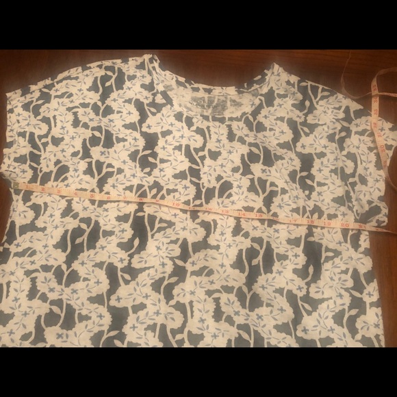 SALE Gap Linen Blend Floral Top - Picture 6 of 7